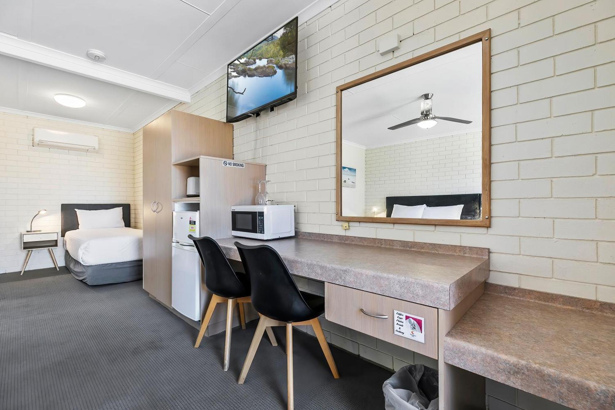 Comfort Inn On Main Hervey Bay Kültér fotó