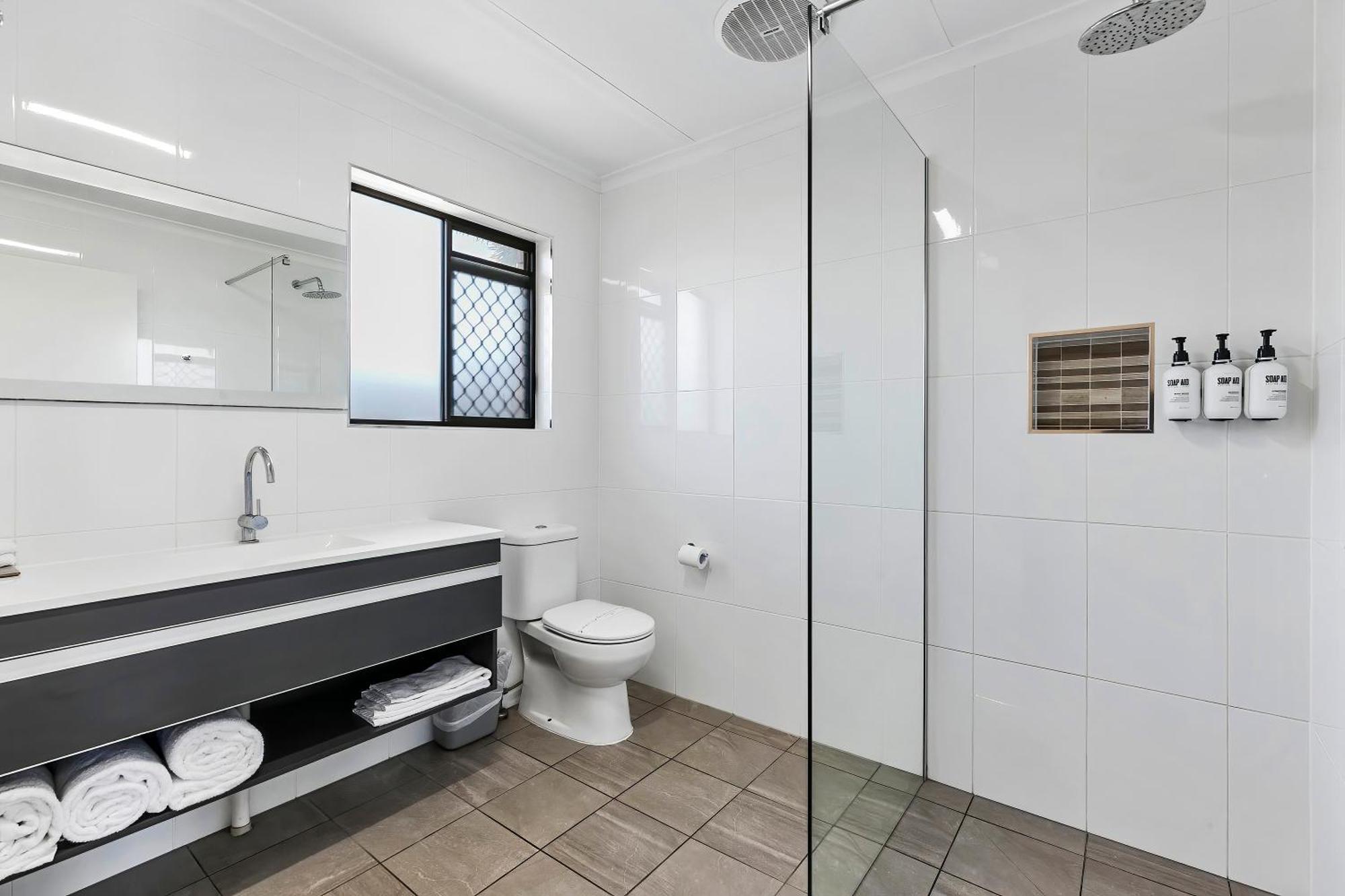 Comfort Inn On Main Hervey Bay Kültér fotó