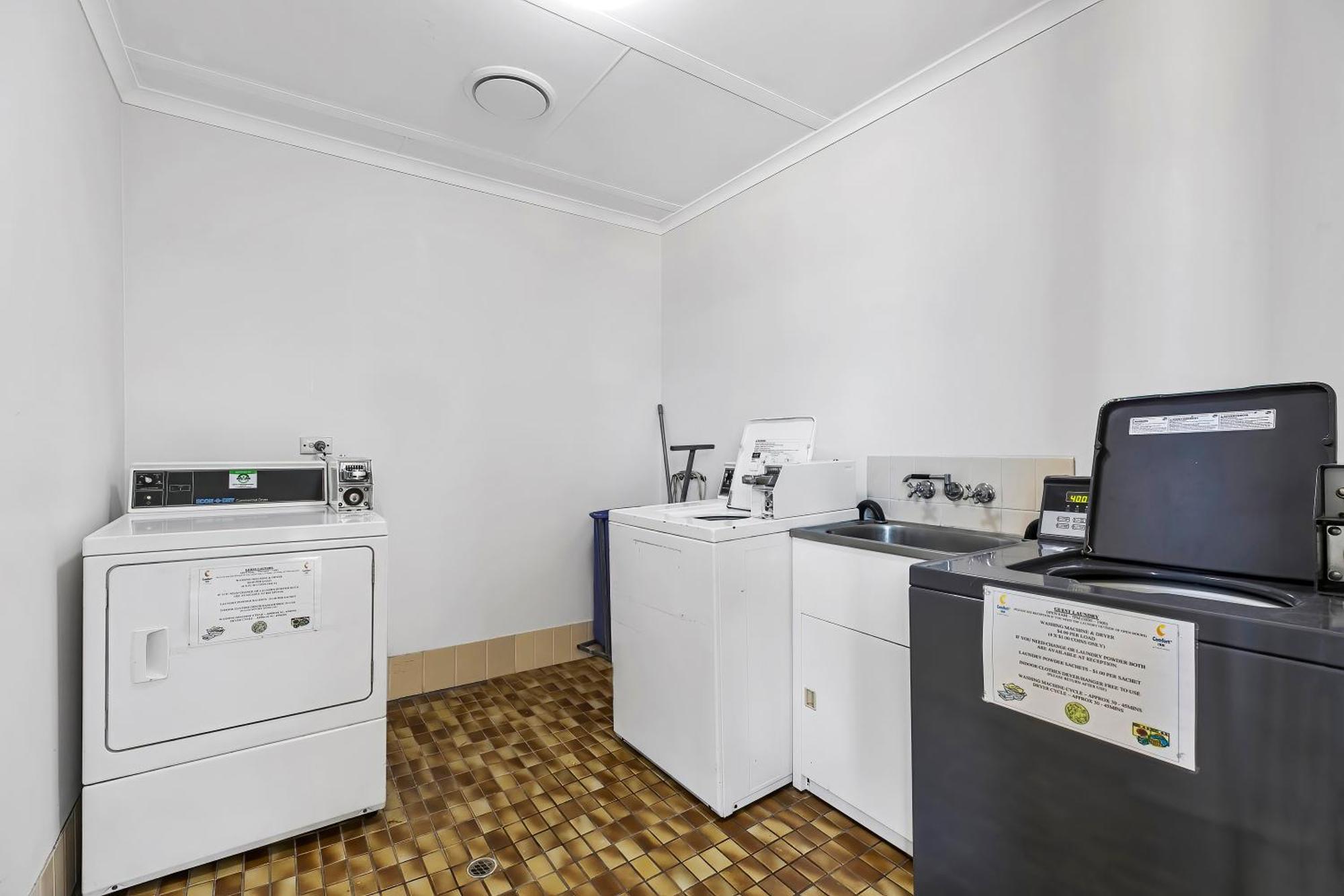 Comfort Inn On Main Hervey Bay Kültér fotó